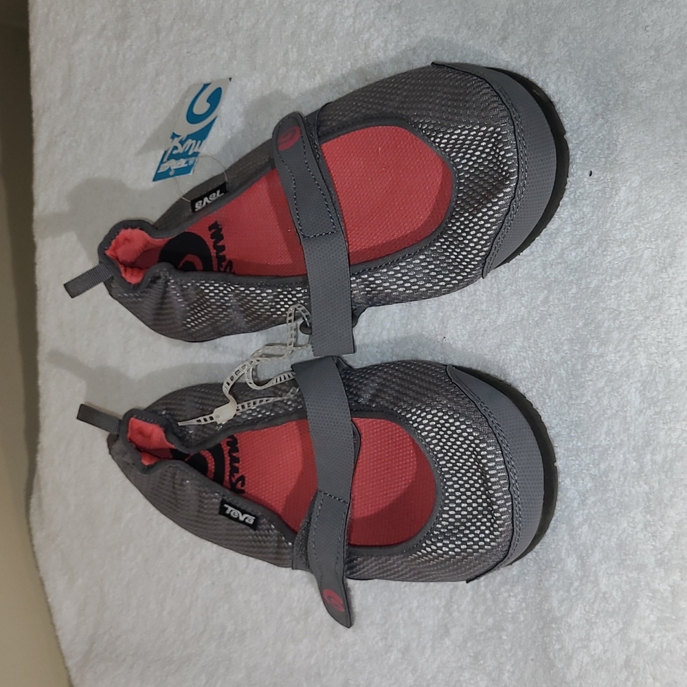 WOMEN'S FLAT SHOES